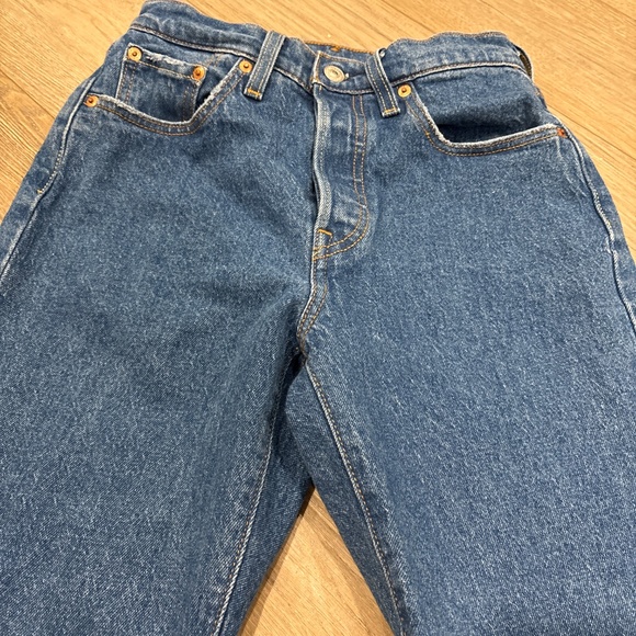 Blue Levi’s 501 Jeans - Picture 3 of 8